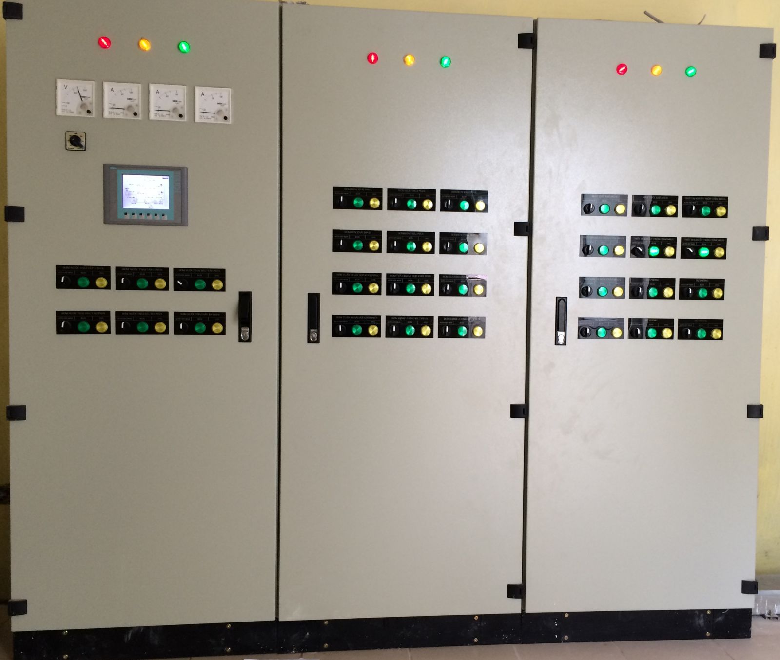 Tủ điện điều khiển
